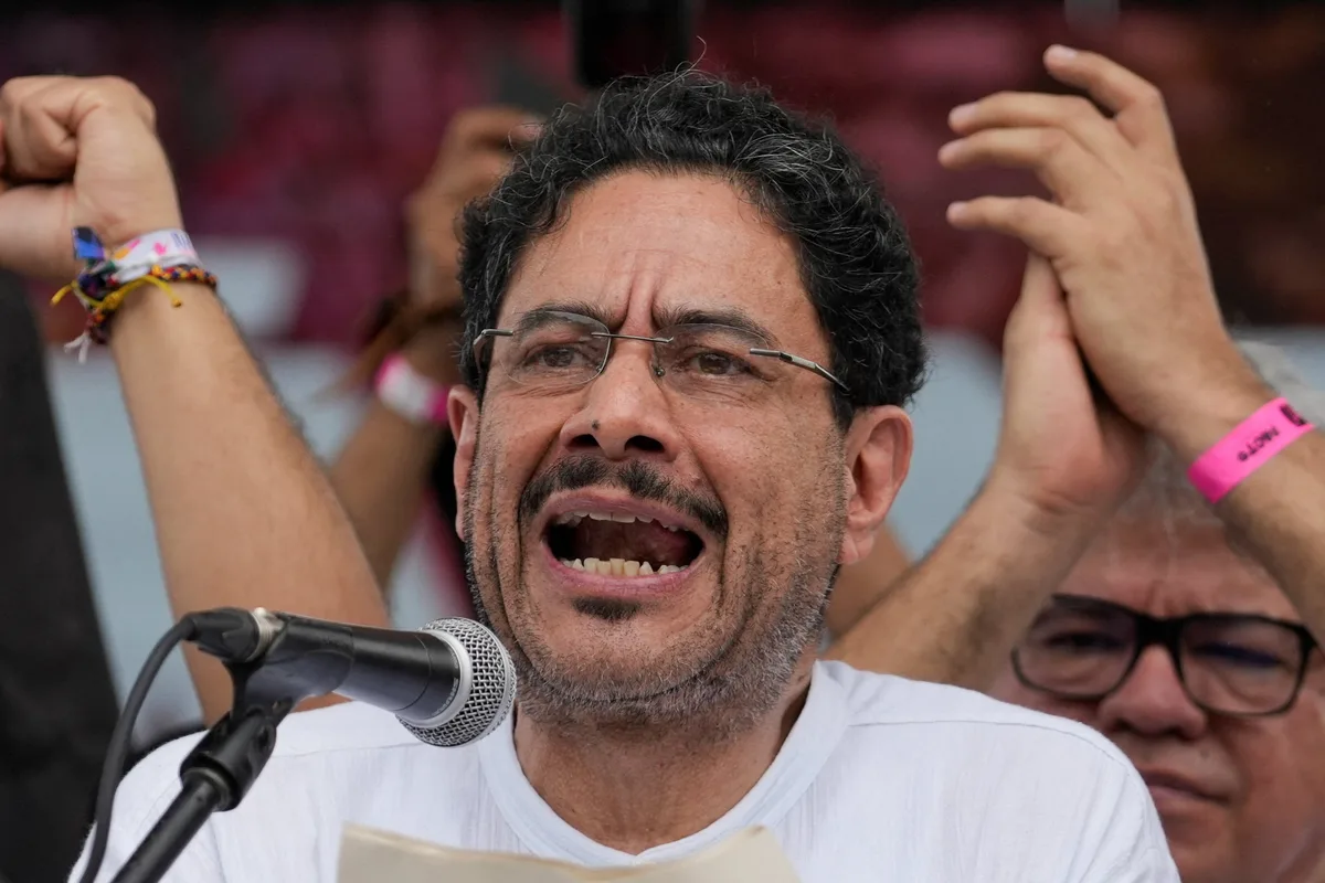 Iván Cepeda anunció tutela contra el Gobierno de Abelardo de la Espriella por la suspensión de la programación en las 20 emisoras de Paz: “Censura”