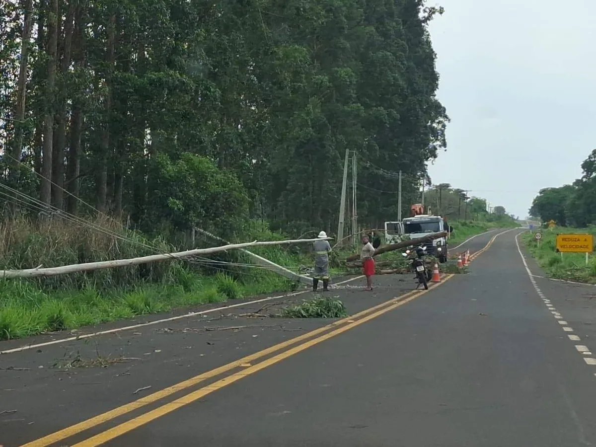 Chuva forte deixa área rural de Dois Irmãos do Buriti sem energia