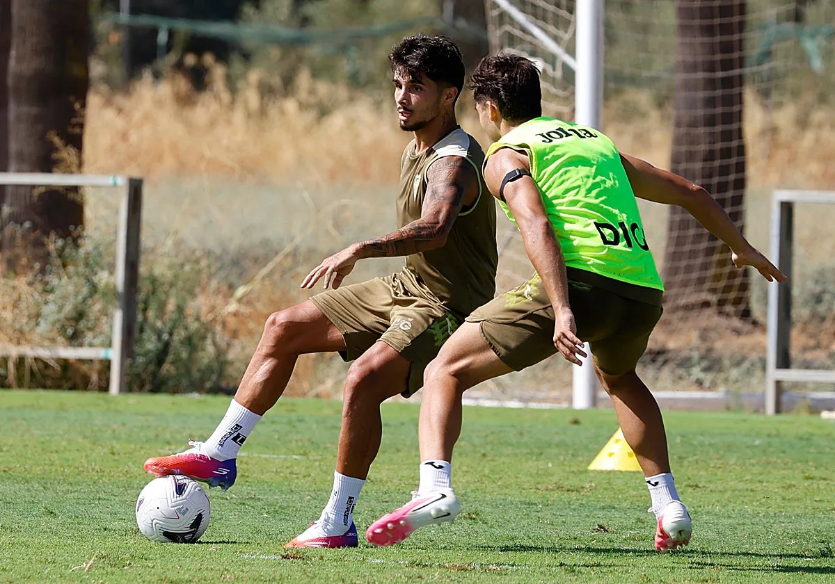 Kevin Medina apunta a estar un mes y medio de baja por una lesión muscular en el isquiosural