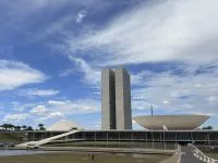 Congresso adia instalação da comissão da MP da “taxa das blusinhas”