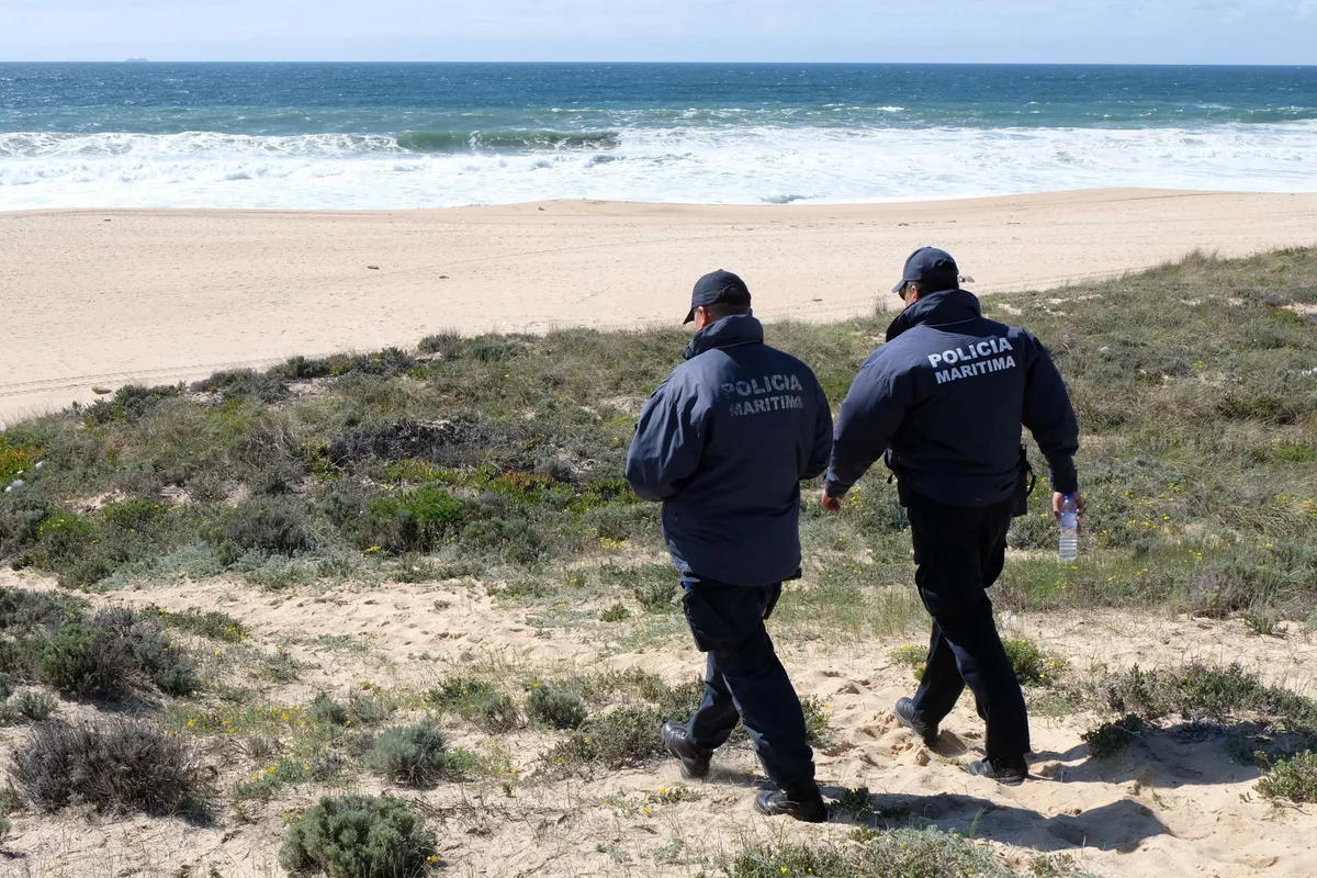 Naufrágio junto à Marina de Sesimbra faz seis feridos e um desaparecido