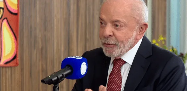 Record exibe entrevista com Lula no mesmo horário do debate