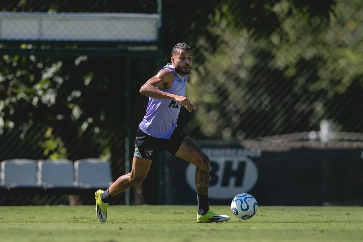 Vai sair? Domínguez é direto a respeito da situação de Alexsander no Atlético-MG