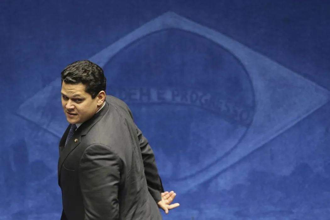 Alcolumbre diz que votará PEC do fim da 6x1 na semana que vem