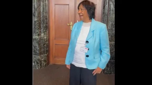 Navi Pillay vence Nobel e brinca: "Sou capaz de o partilhar com Trump"