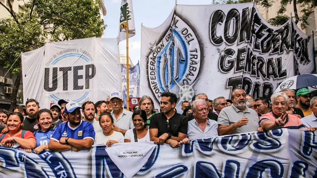 Marcha de la CGT y los movimientos sociales contra el endeudamiento familiar: hora, convocatoria y cortes de calle