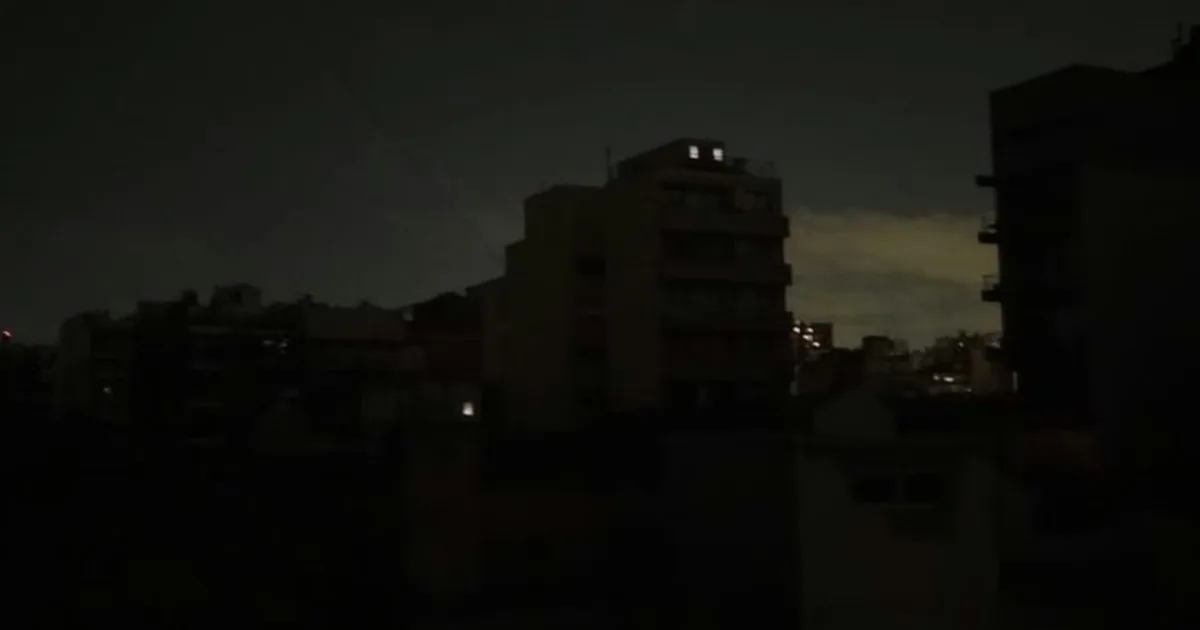 Consecuencias del apagón: al menos nueve personas fueron rescatadas en ascensores por los bomberos en la Ciudad