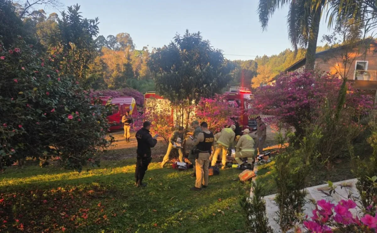 Jovem é esfaqueado 27 vezes por colega de trabalho durante briga em clube de lazer, em Almirante Tamandaré