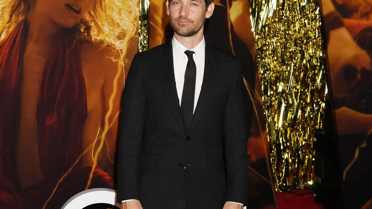 Tobey Maguire officiates ex-wife Jennifer Meyer's wedding in Hawaii