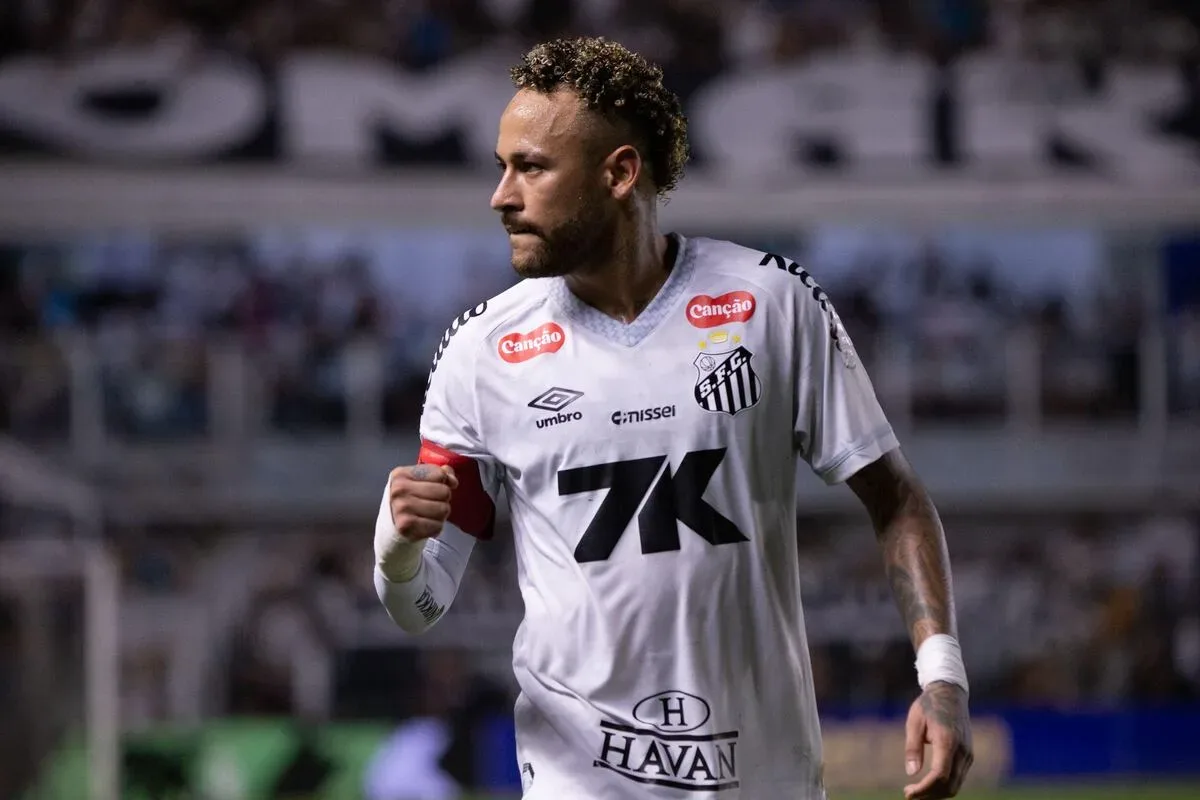 Santos parcela dívida milionária com Neymar e pode levar até 2033 para quitar valor