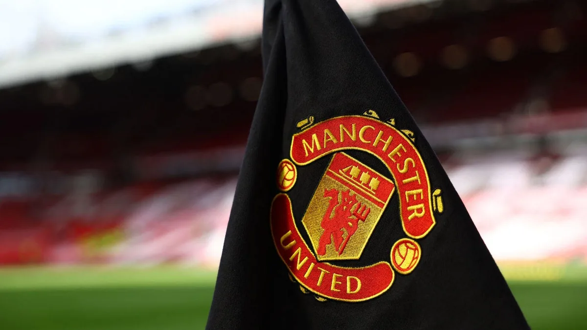 Manchester United posts record £677.6m revenue, but £43m loss persists