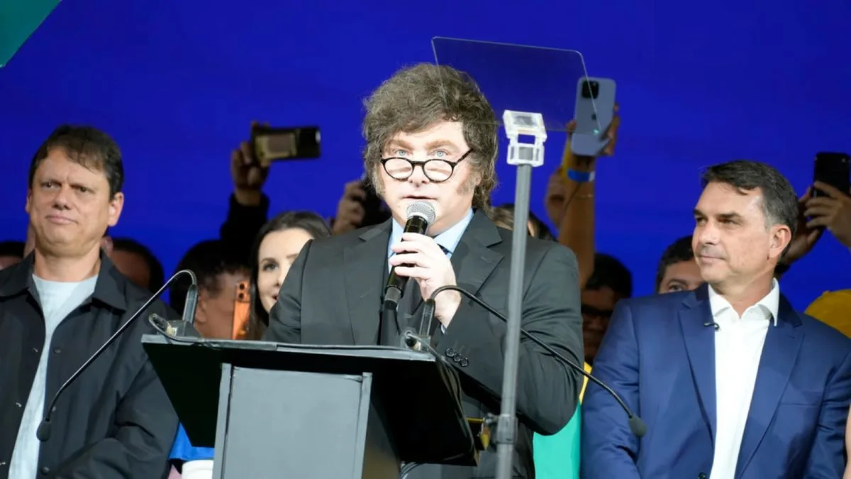 Javier Milei apuntó contra la política fiscal de Lula en Brasil y recordó la crisis de 2001 en Argentina