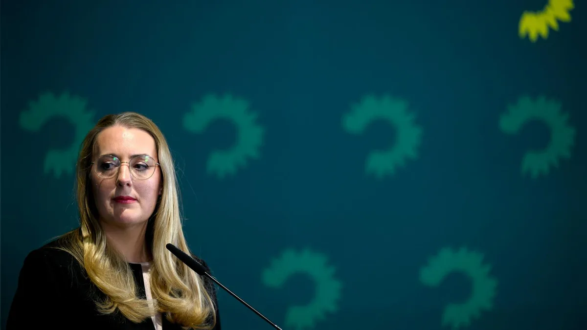 Grünen-Fraktionschefin: Regierung sieht bei Spritpreis-Abzocke zu