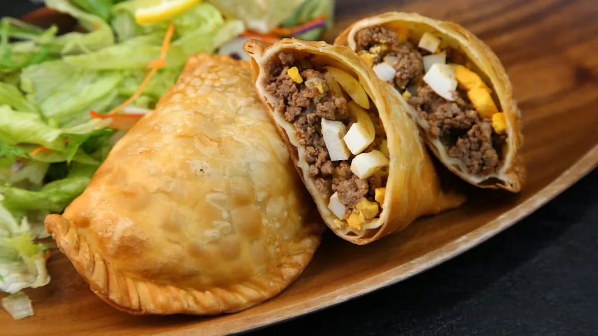 Los chefs no dudan: “El truco para que las empanadas fritas salgan perfectas está en sacarles el aire”