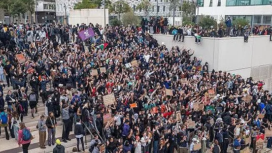 Governo francês tenta acalmar protestos com colocação de 3000 professores substitutos