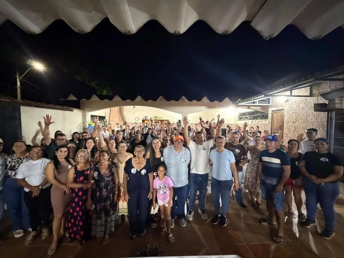 Tadeu Hassem discute avanços e desafios da educação em encontro com educadores de Brasileia