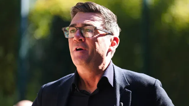 Burnham garante apoio à Ucrânia "independentemente das ameaças"