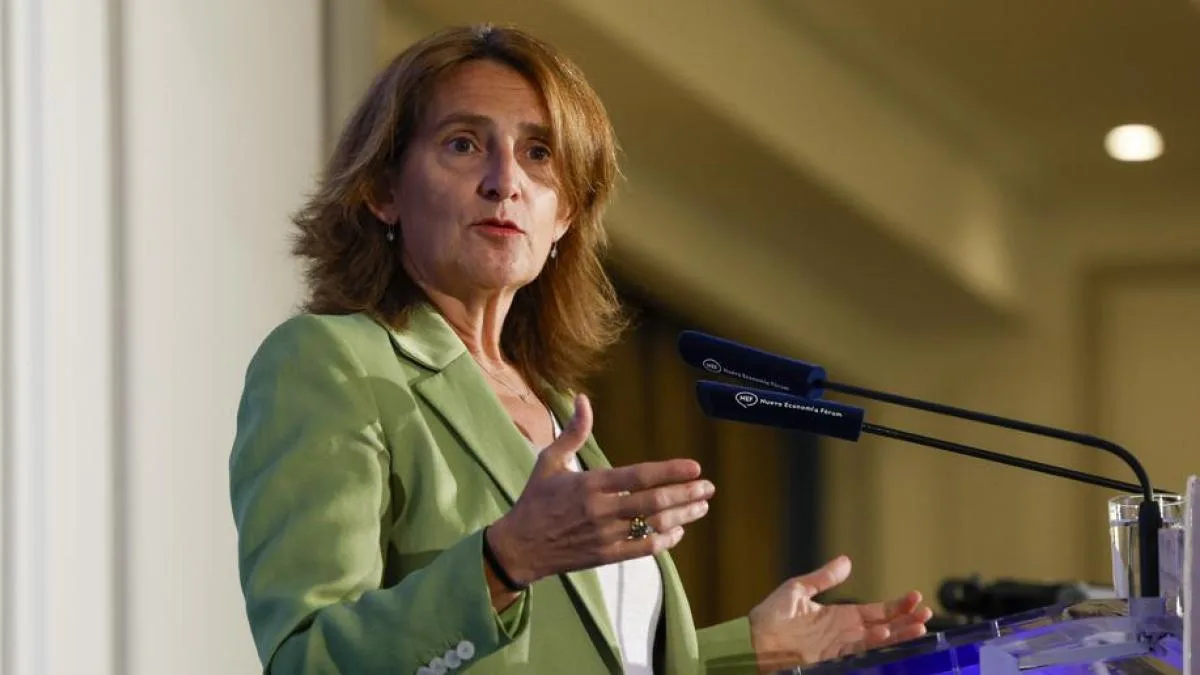 Ribera confirma que Bruselas estudia poner límites para que los centros de datos no disparen el precio de la luz