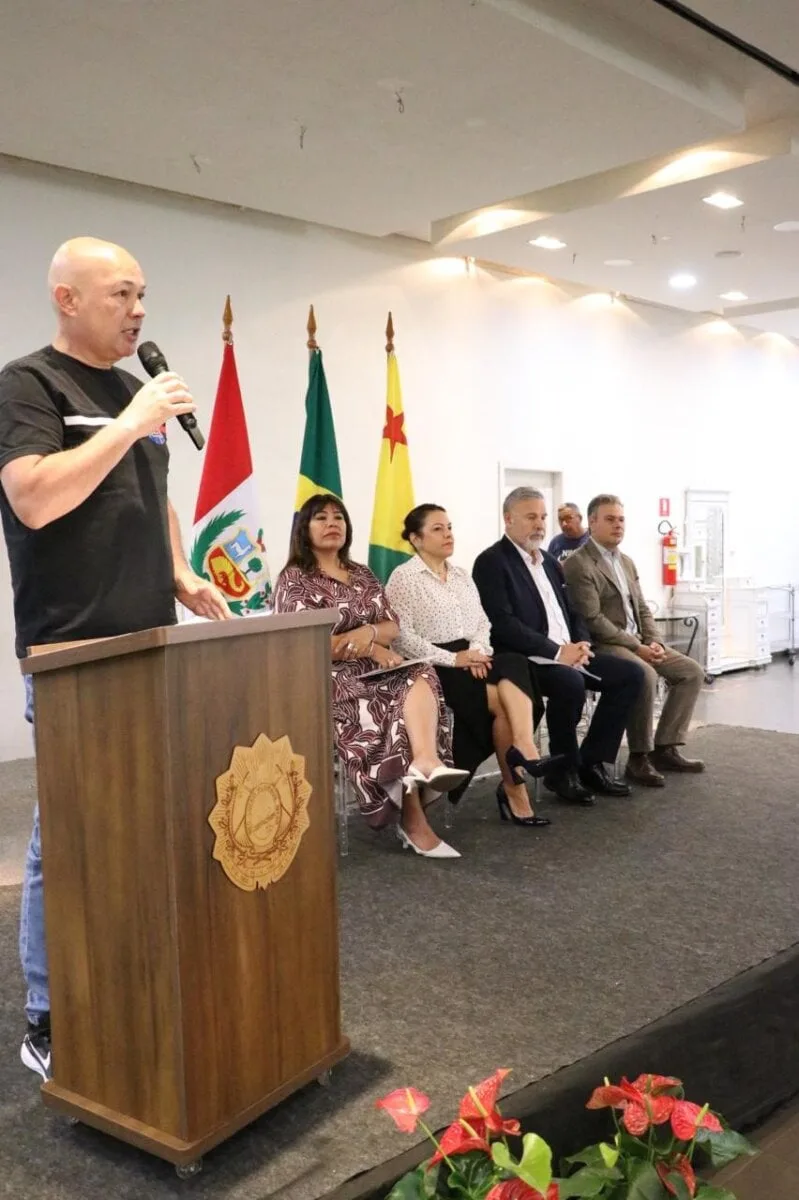 Zé Adriano articula avanços para viabilizar rota aérea entre Acre e Peru