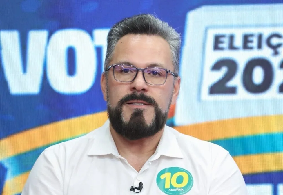 Coligação de Alan Rick tenta derrubar pesquisa que colocou Mailza na liderança, mas Justiça rejeita ação