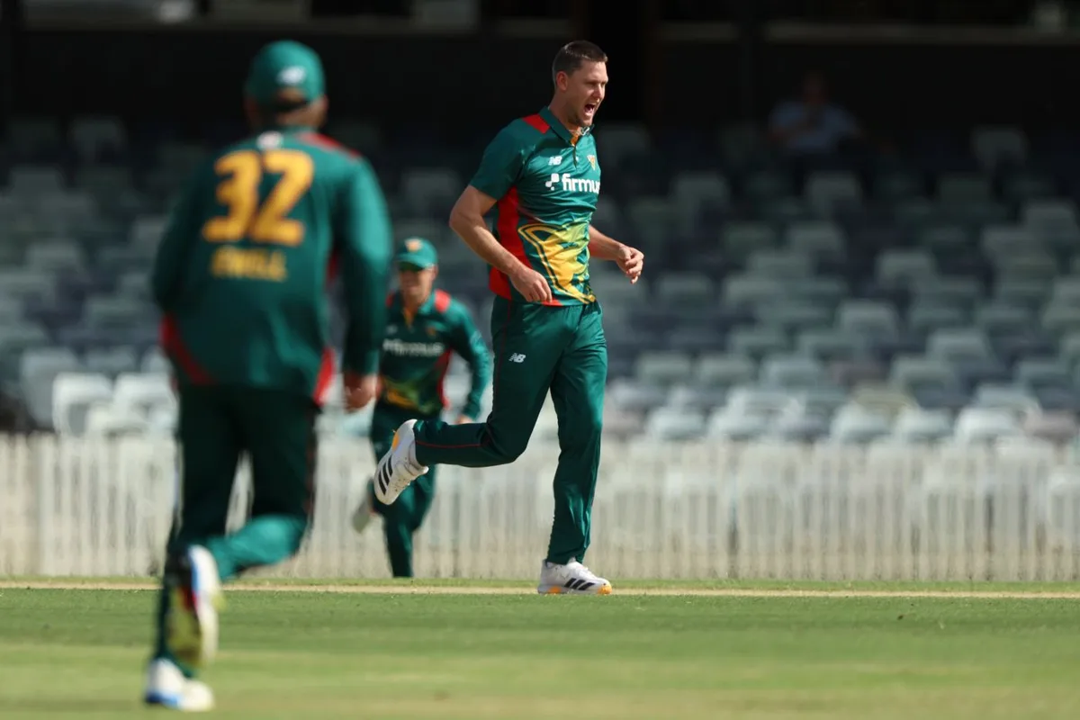Webster, Meredith run riot as Tasmania rout Western Australia