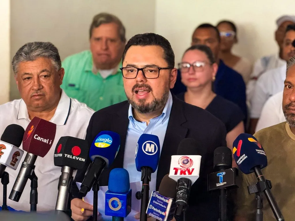 Ecarri ratifica propuesta de dolarización con asesoría de Steve Hanke y anuncia rueda de prensa