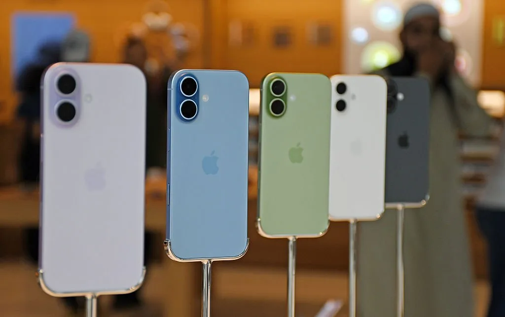 iPhone dobrável e iPhone 18: o que dizem os rumores sobre os novos celulares da Apple