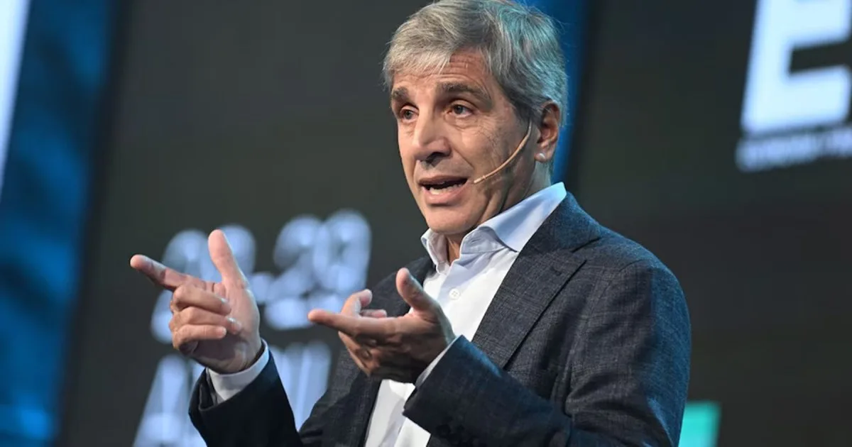 Luis Caputo retira el bono en dólares y prepara medidas para reactivar el consumo