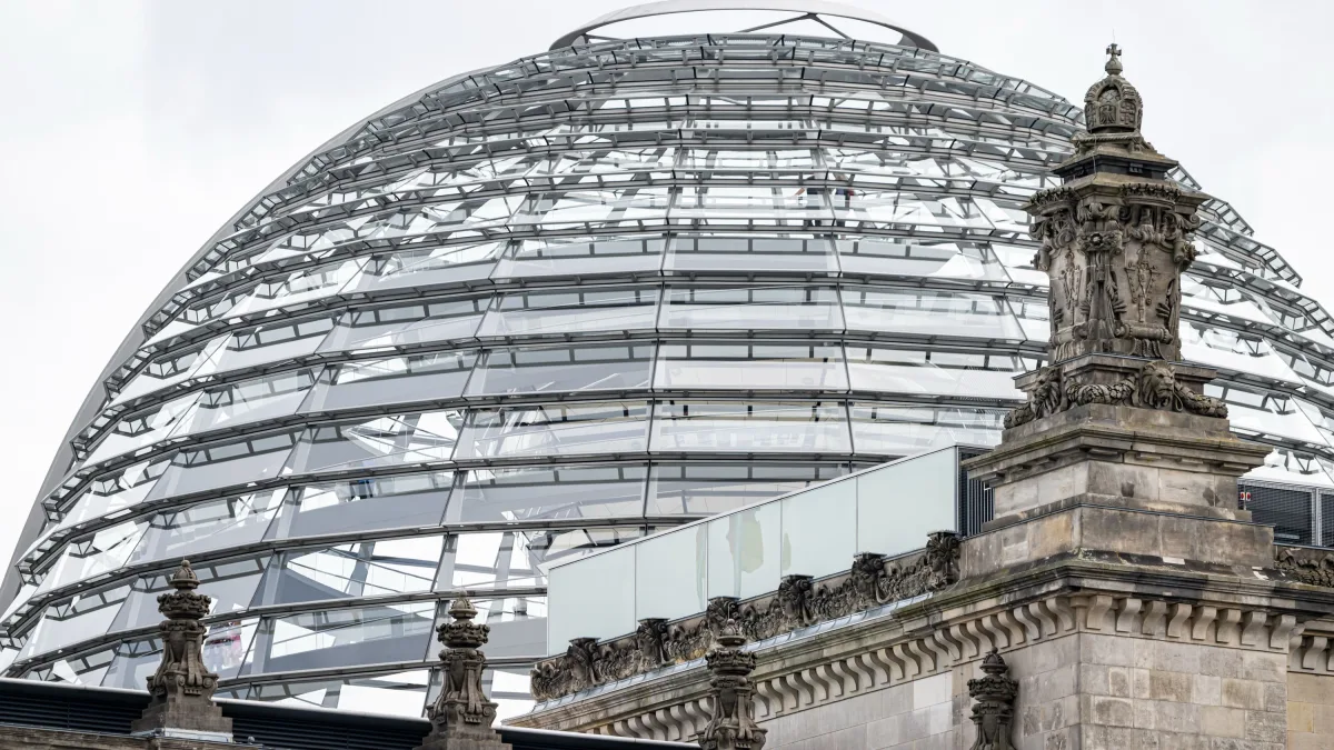 Plötzlich verschwunden: Warum nimmt der Bundestag sein Webarchiv offline?
