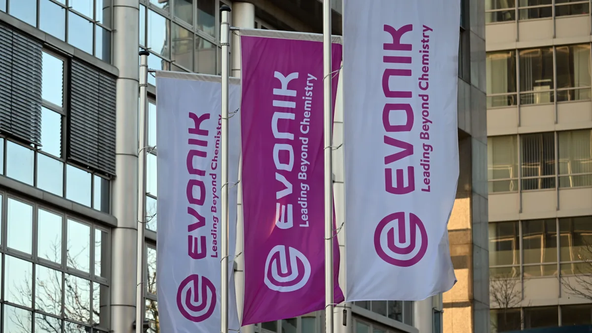 Business-Ticker: Chemiekonzern Evonik schließt Standort in Bitterfeld
