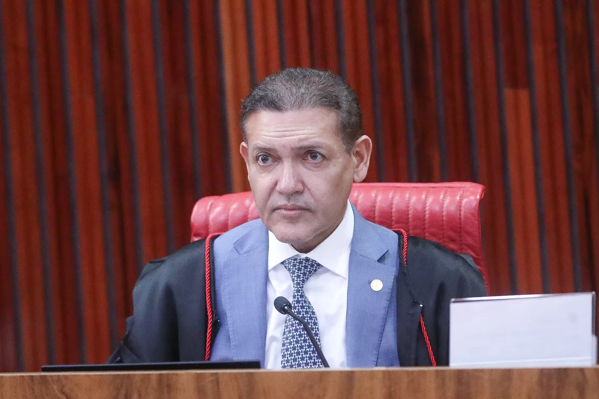 Presidente do TSE reúne embaixadores nesta segunda para defender confiabilidade das urnas