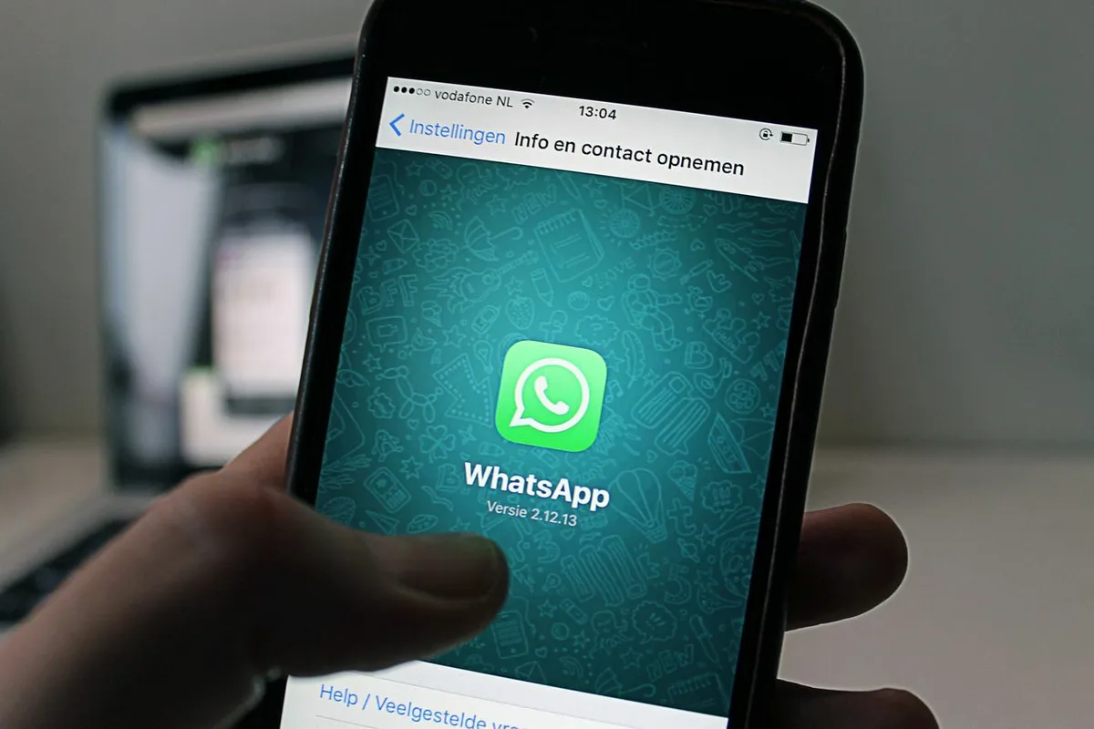 Aproveitar um grupo WhatsApp para ficar com um número: pode? Pode. Mas…