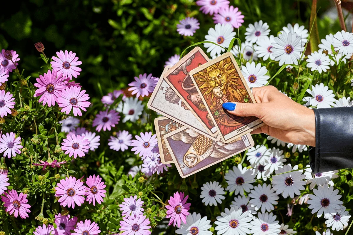 Tarot do dia: previsão para os 12 signos em 13/10/2026