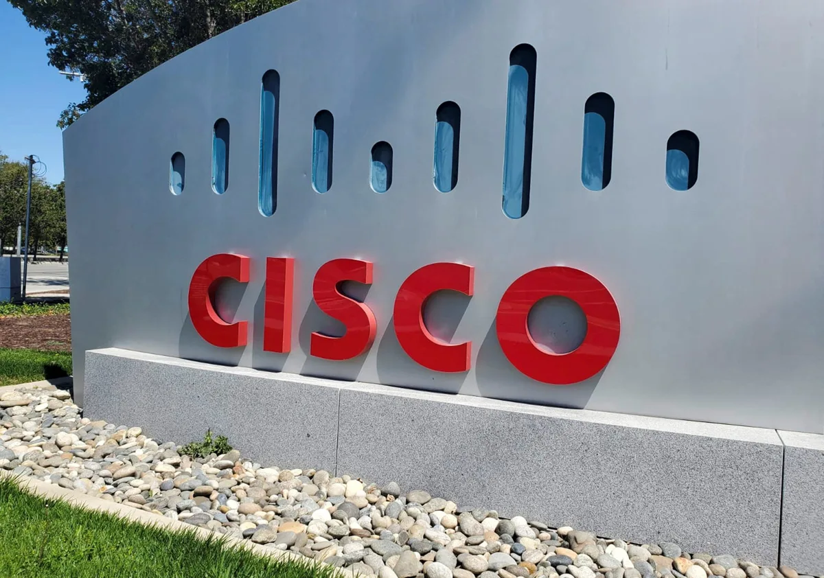 Cisco forecasts annual revenue above Wall Street expectations