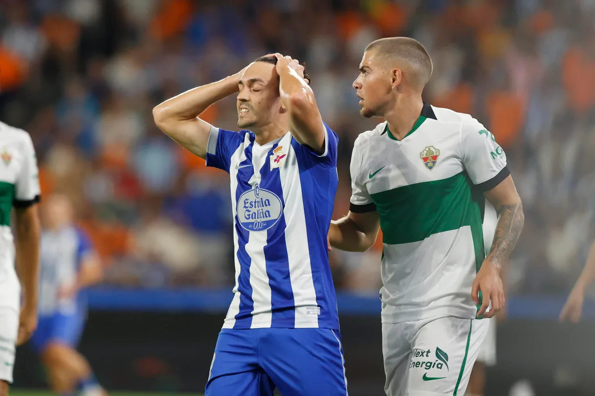 Deportivo La Coruña empata con el Elche en su vuelta a LaLiga