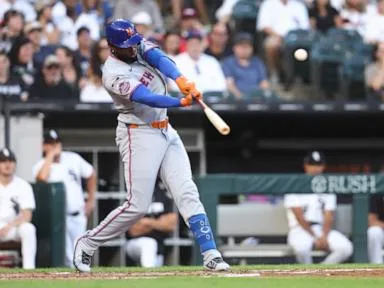 Luis Robert Jr. homers twice against his former team as Mets beat White Sox 10-5