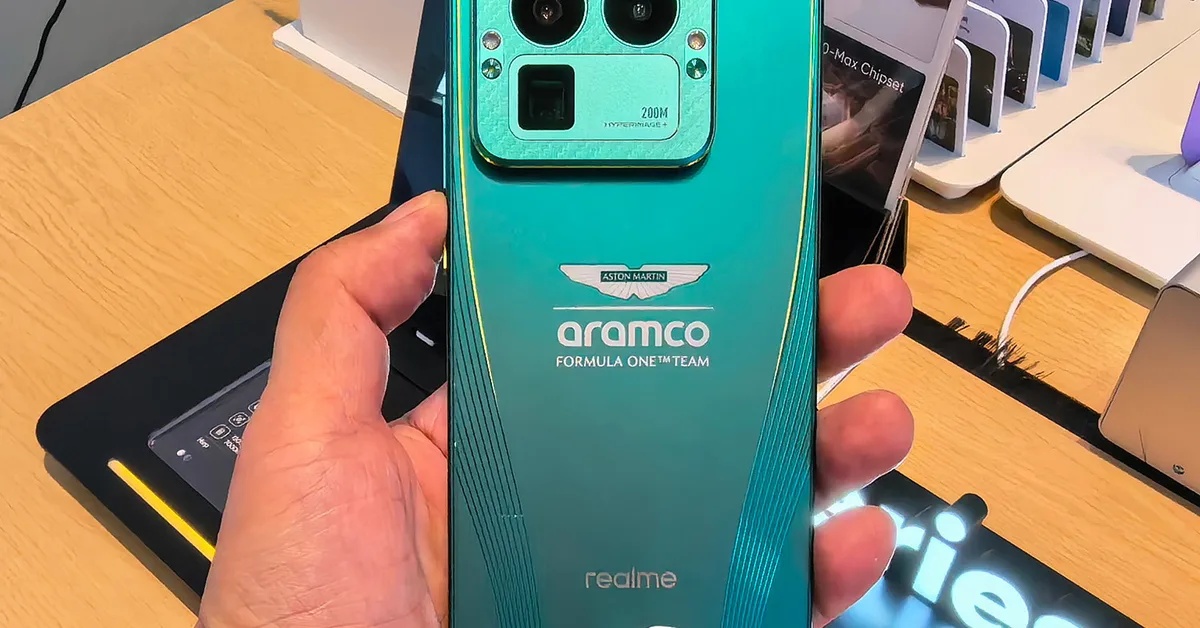アストンマーティンF1チームとコラボしたrealmeの「GT 8 Pro Dream Edition」がクール