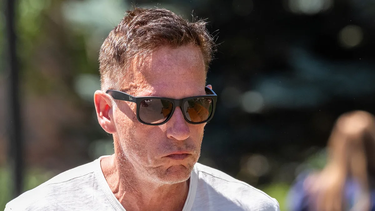 Por qué Peter Thiel se convirtió en un blanco de la oposición antes de las presidenciales, según Bloomberg