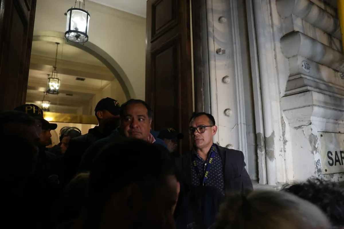 La oposición cuestionó el desalojo a estudiantes en la Secretaría de Educación