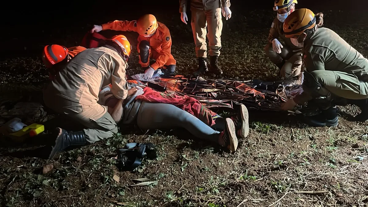 Idoso morre após carro capotar e ser arremessado para fora