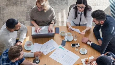 Ni startups ni capital riesgo: el modelo empresarial que ya da trabajo a 2,5 millones de personas en España