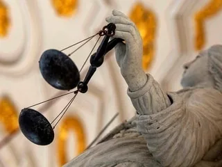 Nord : du sursis requis contre huit militants identitaires après l’irruption dans un meeting LFI