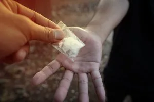 A insignificância e o uso individual de pequena quantidade de droga