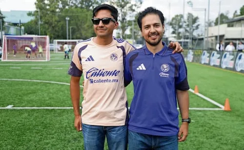 Luis Ángel Hernández cambia el bastón blanco por el balón; esta es su historia