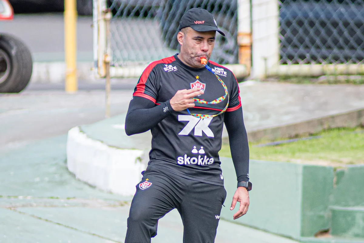 Leva de desfalques deve obrigar Vitória a mexer no time contra Grêmio