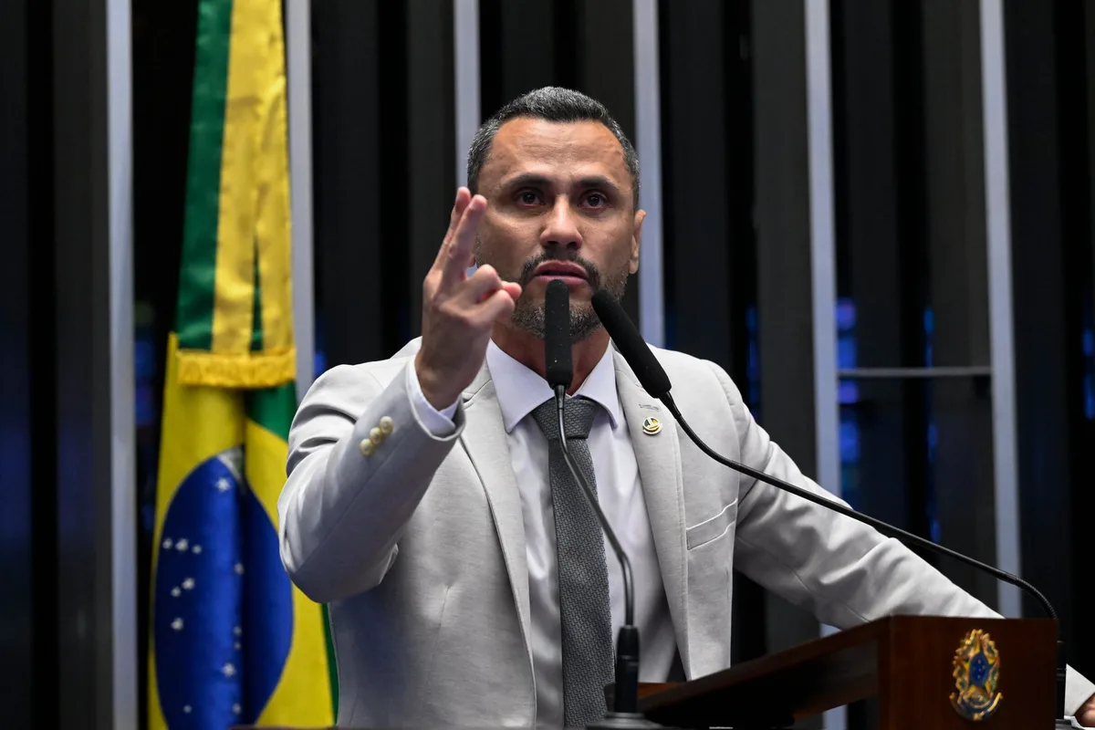 Cleitinho reage a projeto de Simões sobre redução do IPVA, diz que fará estudos e volta a criticar situação financeira de MG