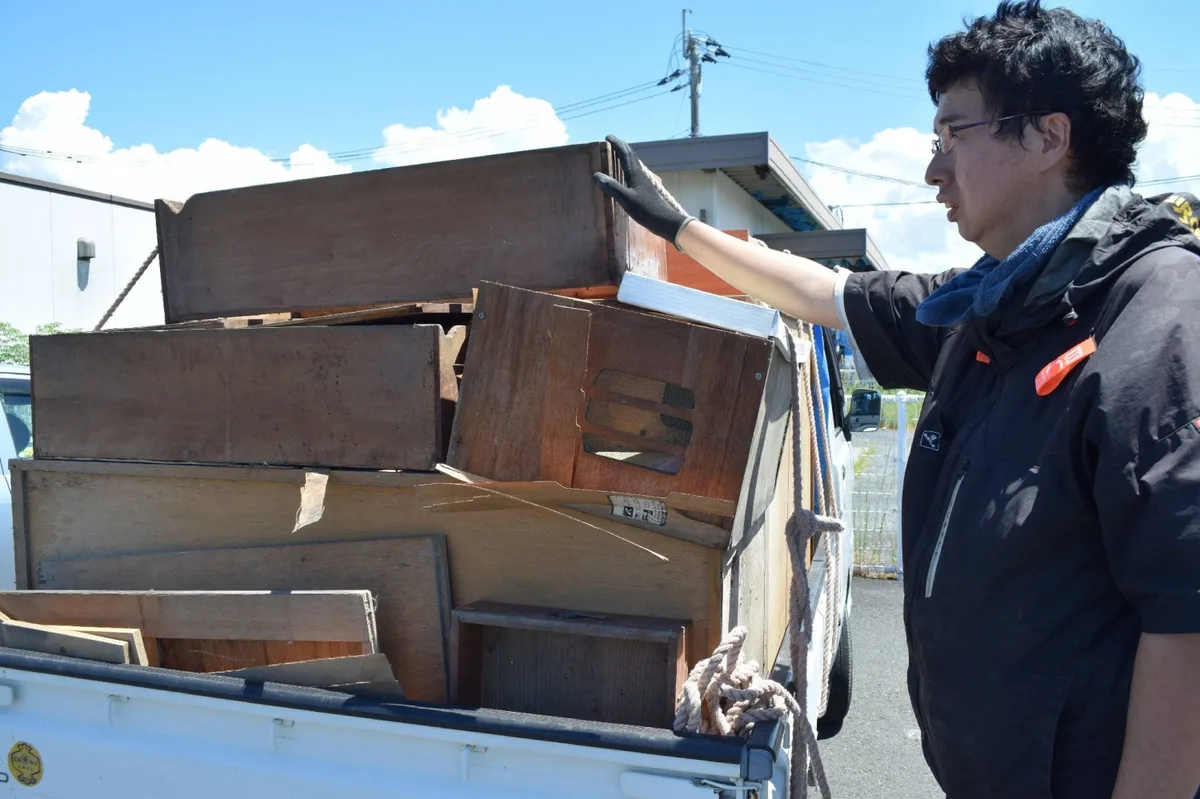 Group lending cars for free to disaster victims struggles to meet demand