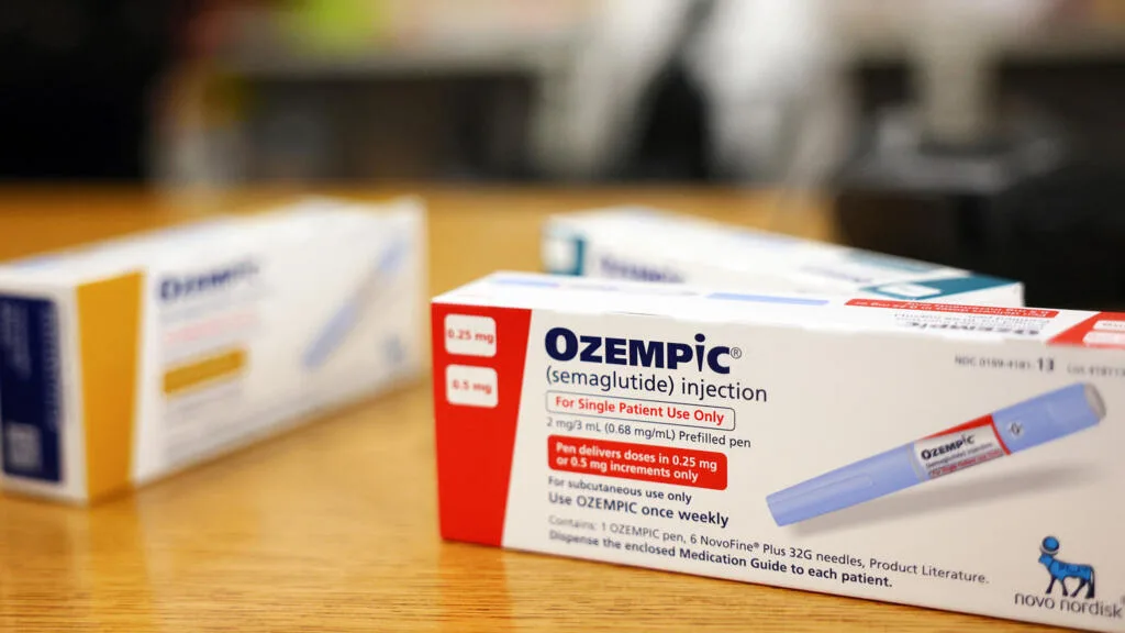 Perda rápida de peso gerada por canetas emagrecedoras traz riscos, alertam médicos