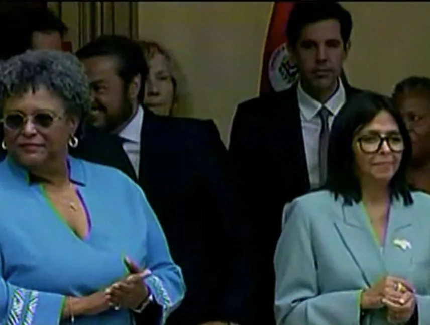 Delcy Rodríguez recibe en Miraflores a la primera ministra de Barbados
