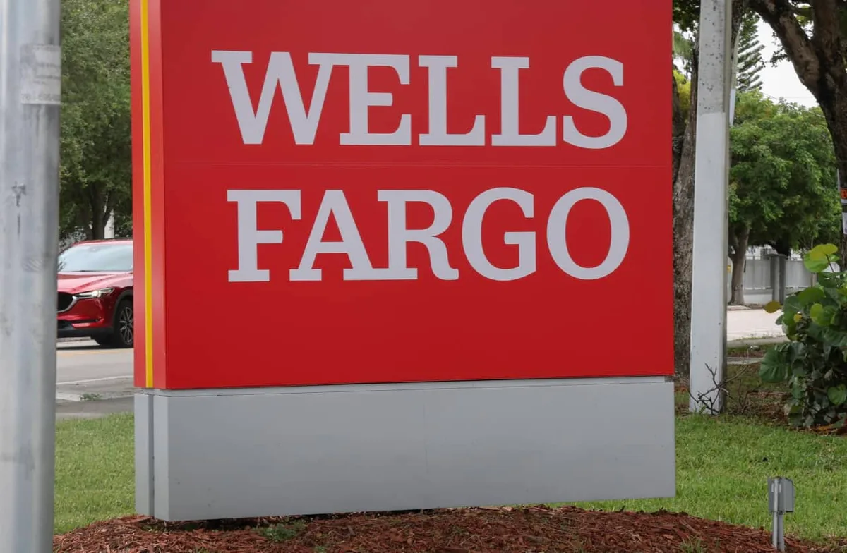 Wells Fargo just cuts its S&P 500 price target. Will others follow?
